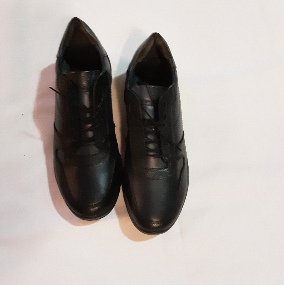 Mens dress shoes